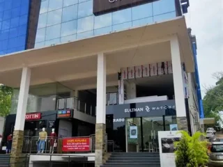 shopping mall 16
